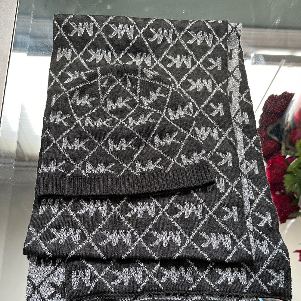 Michael Kors Monogram Black and Gray Set